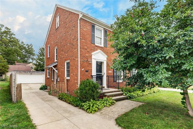 1515 Bunts Road, Lakewood, OH 44107