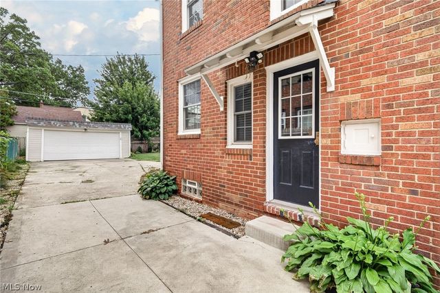 1515 Bunts Road, Lakewood, OH 44107