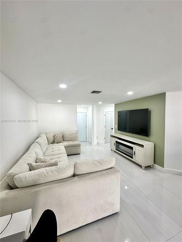 9586 SW 155th Ave, Miami, FL 33196