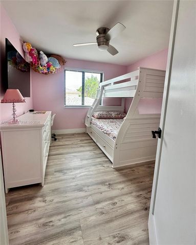 9586 SW 155th Ave, Miami, FL 33196