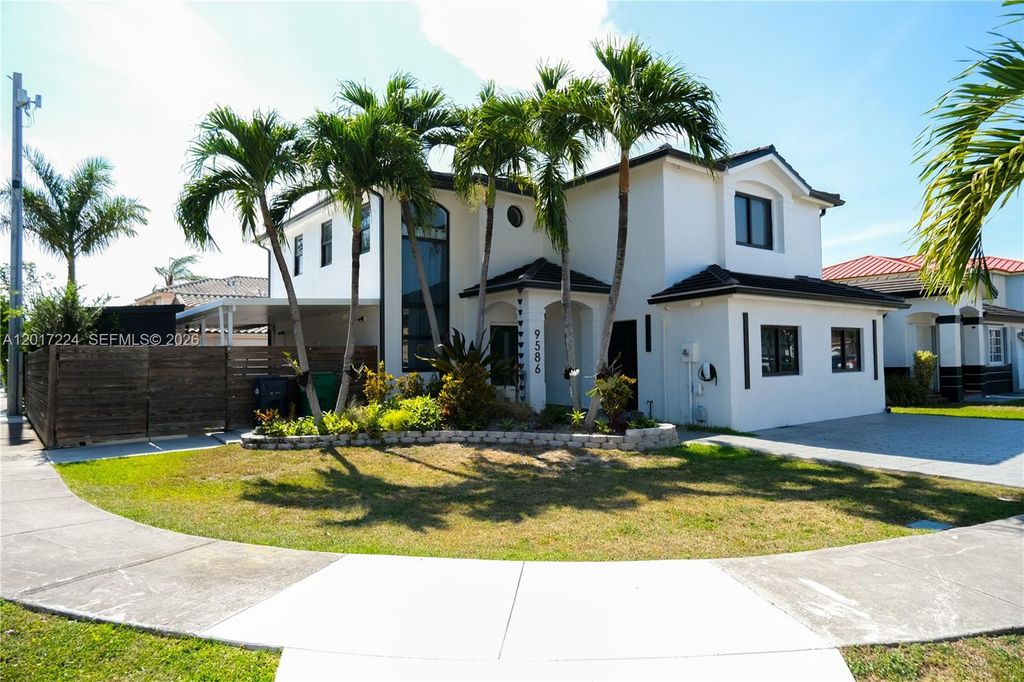 9586 SW 155th Ave, Miami, FL 33196
