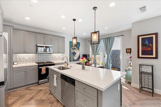 11062 Renewal Dr, Rancho Cucamonga, CA 91730