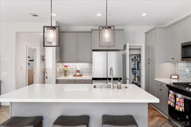 11062 Renewal Dr, Rancho Cucamonga, CA 91730