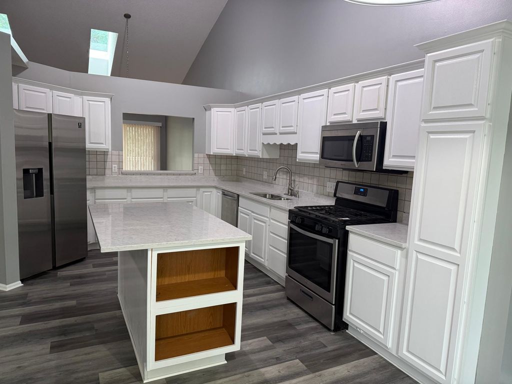 9113 Medley Circle, Golden Valley, MN 55427 — photo 5