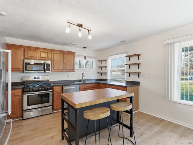 17391 George Washington Drive, Southfield, MI 48075