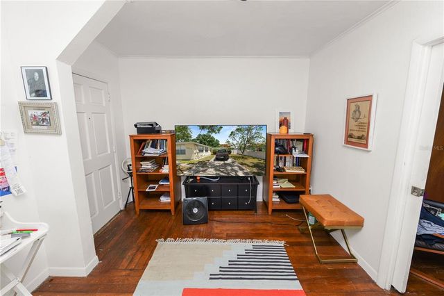 3015 W COLLINS STREET, Tampa, FL 33607