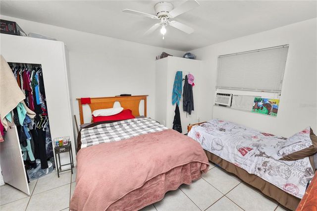 3015 W COLLINS STREET, Tampa, FL 33607