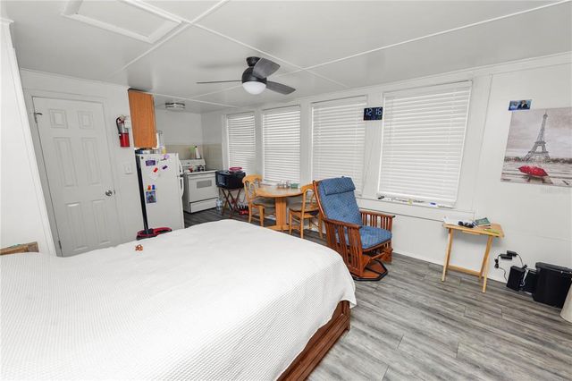 3015 W COLLINS STREET, Tampa, FL 33607