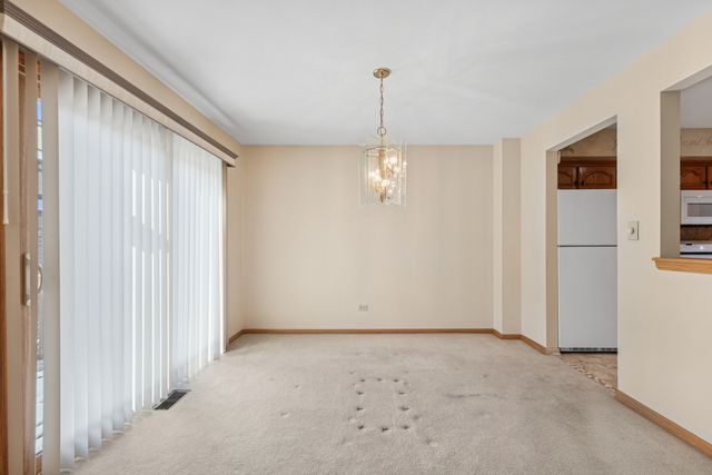 9035 W 111th Street E, Palos Hills, IL 60465