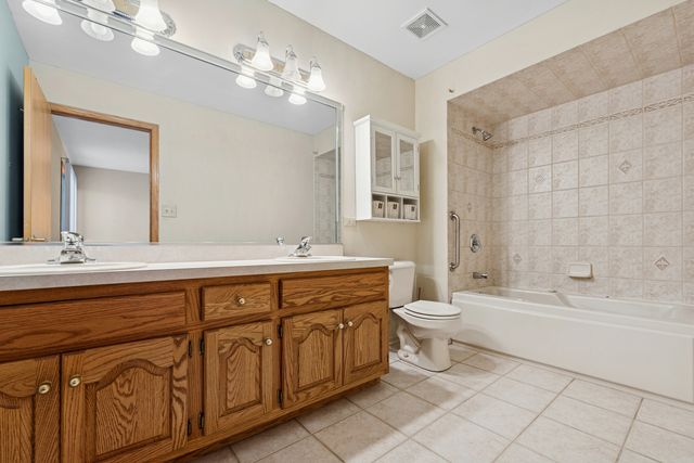 9035 W 111th Street E, Palos Hills, IL 60465