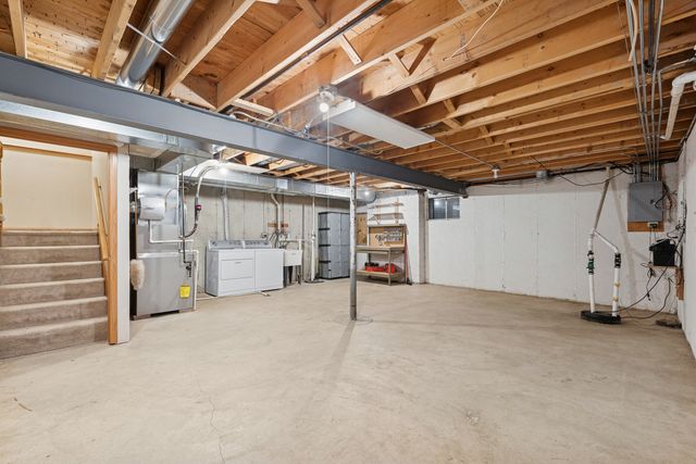 9035 W 111th Street E, Palos Hills, IL 60465