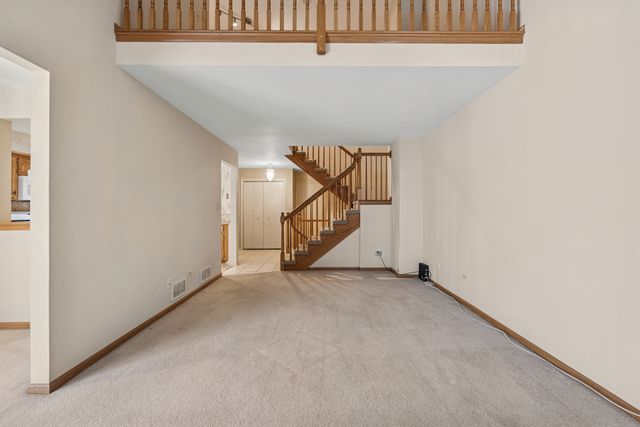 9035 W 111th Street E, Palos Hills, IL 60465