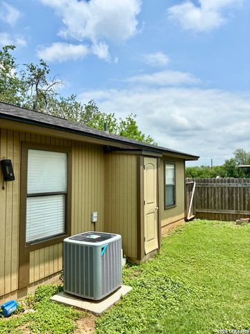 1314 Commerce, Jourdanton, TX 78026