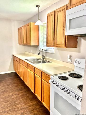 1314 Commerce, Jourdanton, TX 78026