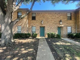 7427 Kingswood Drive, Fort Worth, TX 76133