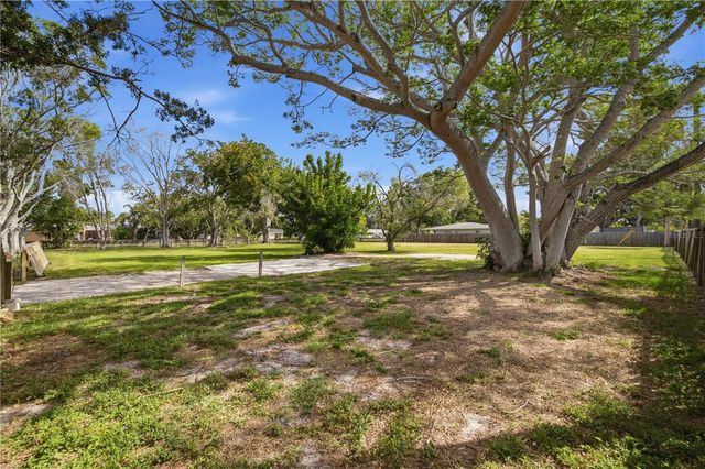 698 VILLAGRANDE AVENUE S, St Petersburg, FL 33707
