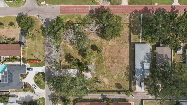 698 VILLAGRANDE AVENUE S, St Petersburg, FL 33707