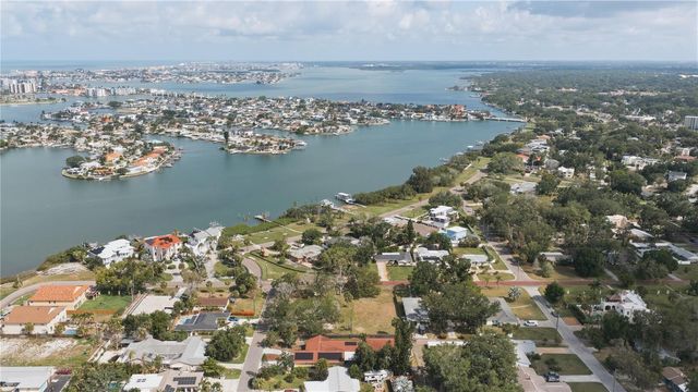 698 VILLAGRANDE AVENUE S, St Petersburg, FL 33707