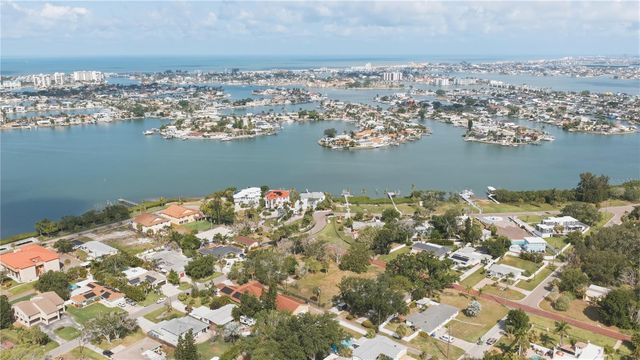 698 VILLAGRANDE AVENUE S, St Petersburg, FL 33707