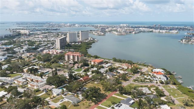 698 VILLAGRANDE AVENUE S, St Petersburg, FL 33707
