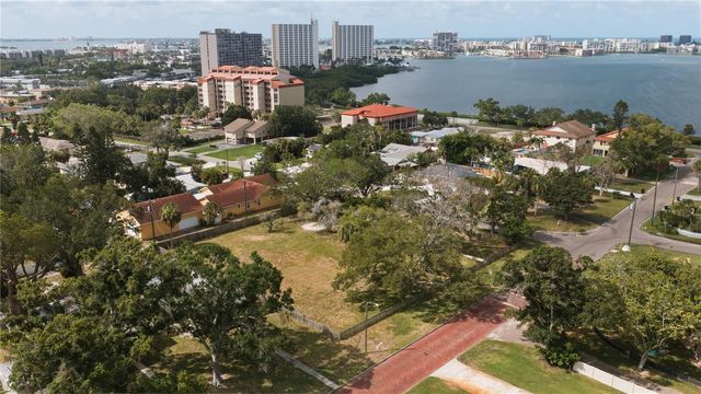 698 VILLAGRANDE AVENUE S, St Petersburg, FL 33707