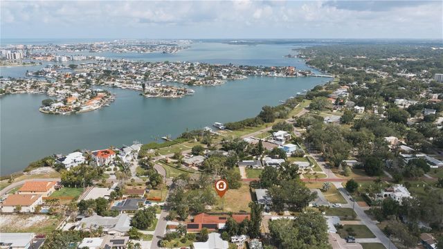 698 VILLAGRANDE AVENUE S, St Petersburg, FL 33707