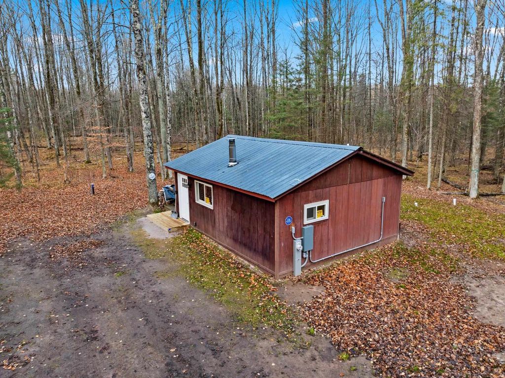 W5065 BEAR PAW ROAD, Amberg, WI 54102