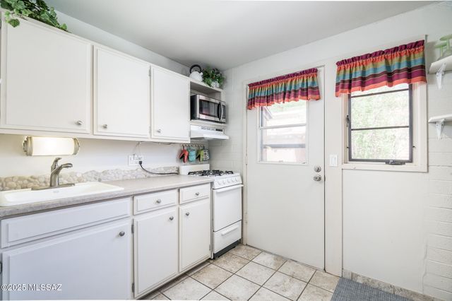 233 S Paseo Tierra Apt D, Green Valley, AZ 85614