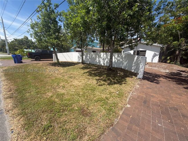 1524 NE 18th Ave, Fort Lauderdale, FL 33304