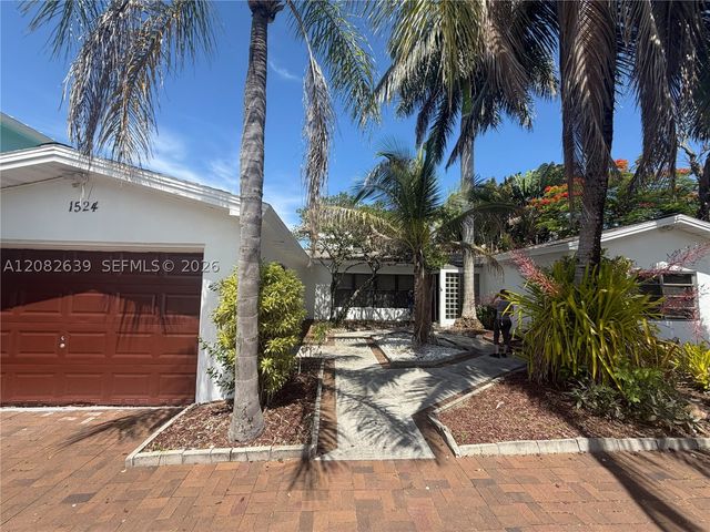 1524 NE 18th Ave, Fort Lauderdale, FL 33304