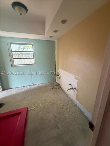 1524 NE 18th Ave, Fort Lauderdale, FL 33304