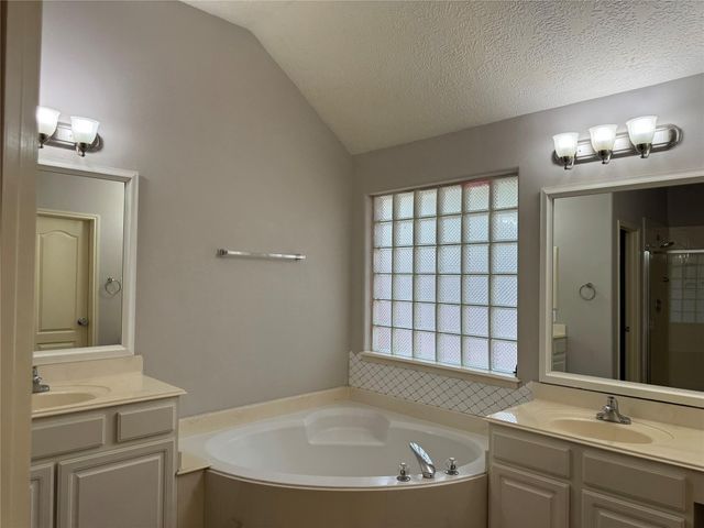 2711 Kimbleton Court, Houston, TX 77082