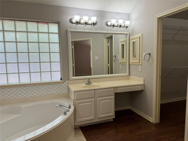 2711 Kimbleton Court, Houston, TX 77082