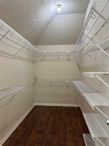 2711 Kimbleton Court, Houston, TX 77082