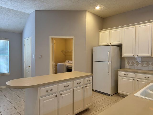 2711 Kimbleton Court, Houston, TX 77082