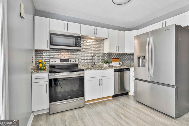 1209 N Hampton Drive, Hampton, GA 30228