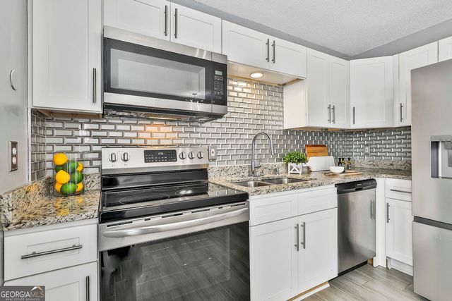 1209 N Hampton Drive, Hampton, GA 30228