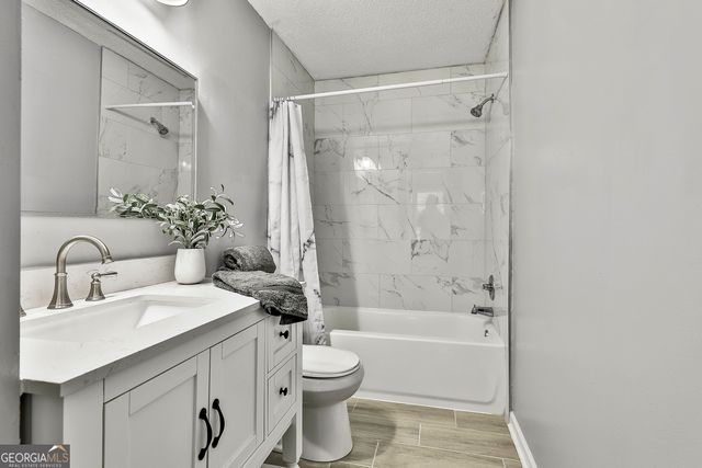 1209 N Hampton Drive, Hampton, GA 30228