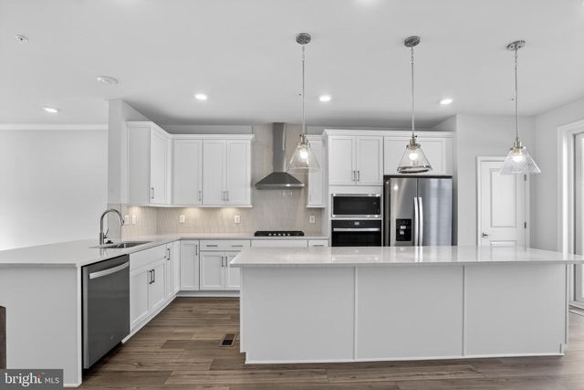 613 BARNEHURST ST, Middle River, MD 21220