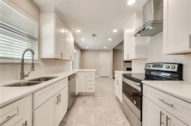 2303 Silverthorne Drive, Dallas, TX 75287