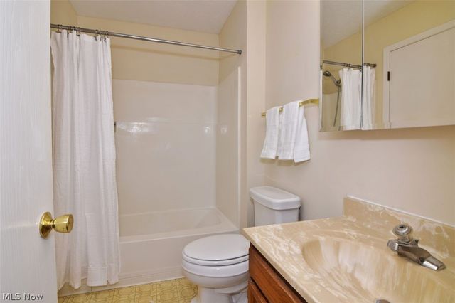 7024 Buckhurst Place, Concord Twp, OH 44060