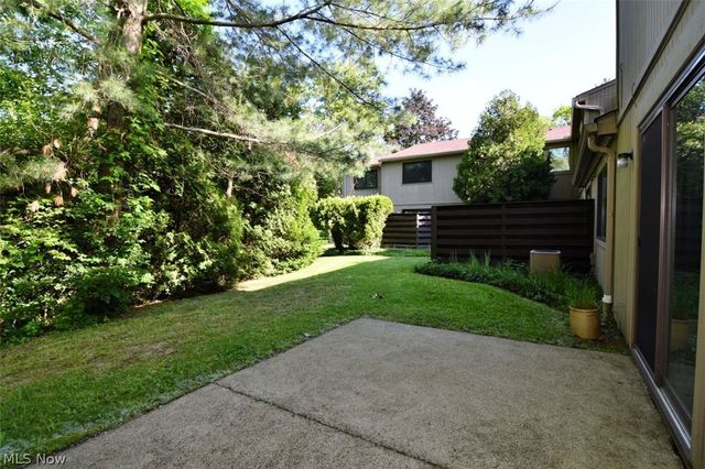 7024 Buckhurst Place, Concord Twp, OH 44060