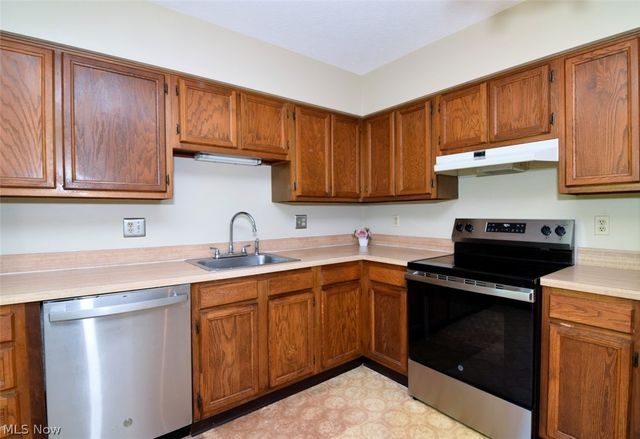 7024 Buckhurst Place, Concord Twp, OH 44060