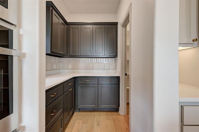 7916 Amber Ridge Drive, Edmond, OK 73034