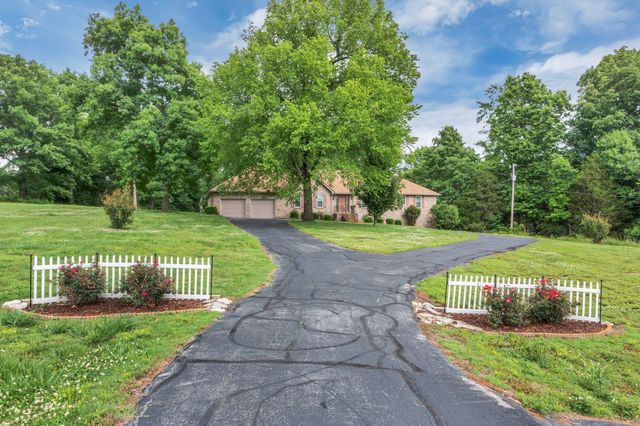 2417 Sowell Mill Pike, Columbia, TN 38401
