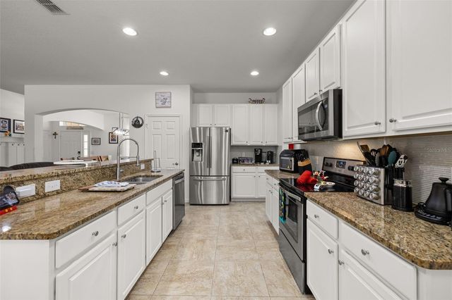 4064 OAKTREE DRIVE, Davenport, FL 33837