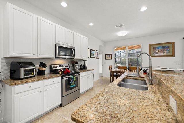 4064 OAKTREE DRIVE, Davenport, FL 33837