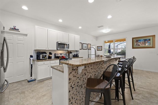 4064 OAKTREE DRIVE, Davenport, FL 33837