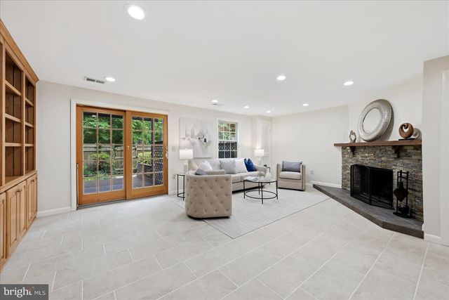 9425 CANDLEBERRY CT, Burke, VA 22015