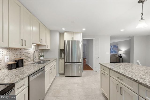 9425 CANDLEBERRY CT, Burke, VA 22015